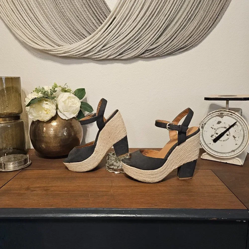 Seychelles Black Woven Espadrille Wedge Heels Sz 8.5